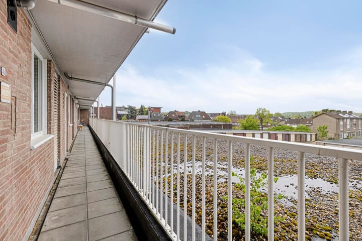 Photo 9 of Kouvenderstraat 54-A