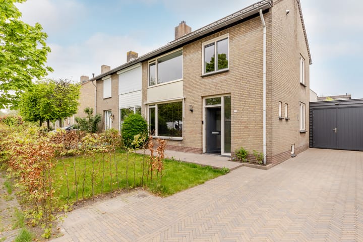 Foto 39 van Burg. Van de Hurkstraat 21