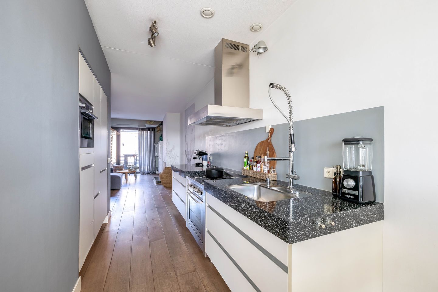 Photo 10 of Tirionstraat 1