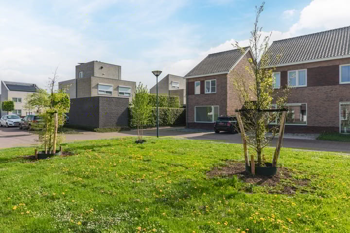 Foto 2 van Eikenskamphof 1