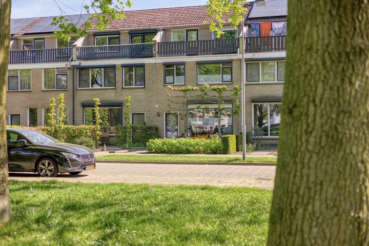 Photo 38 of Wentholtstraat 75