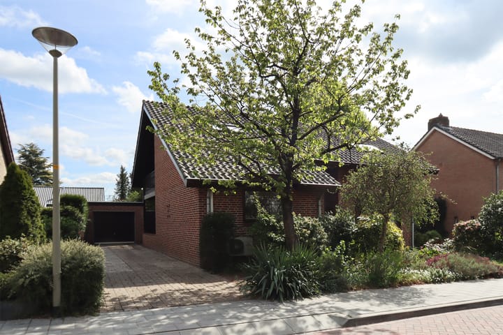 Foto 2 van Albert Schweitzerstraat 12