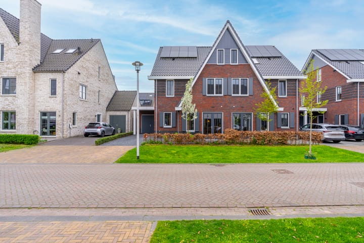 Foto 10 van Bloemenkelderlaan 14