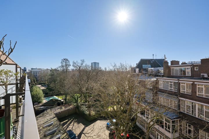 Foto 9 van Van Vollenhovenstraat 3-420