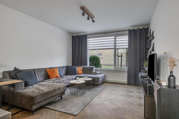 Photo 13 of Torrestraat 11