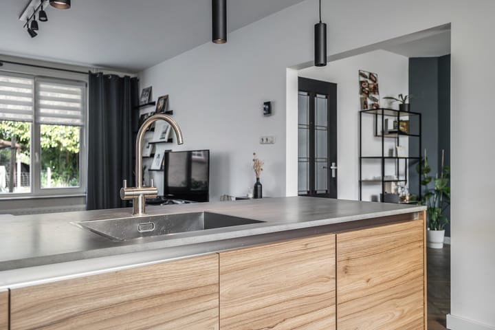 Photo 16 of Torrestraat 11