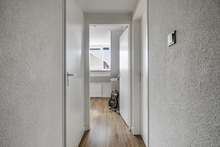 Photo 21 of Torrestraat 11