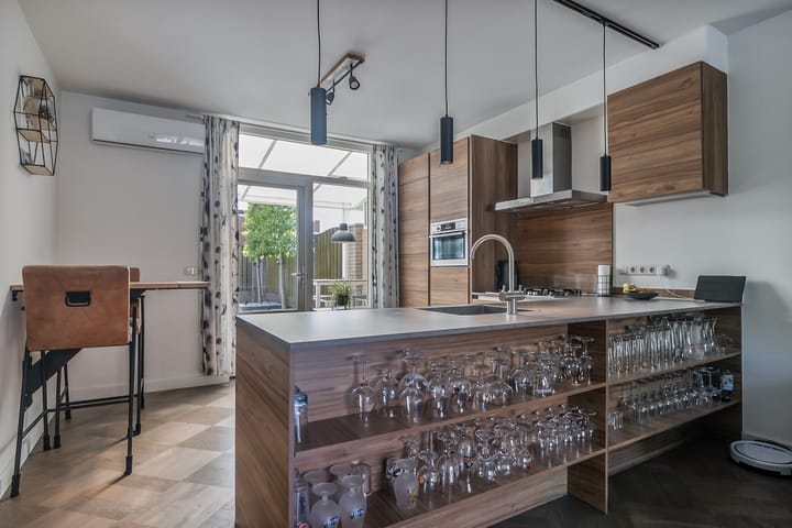 Photo 15 of Torrestraat 11