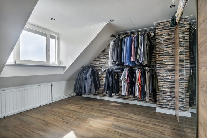 Photo 29 of Torrestraat 11