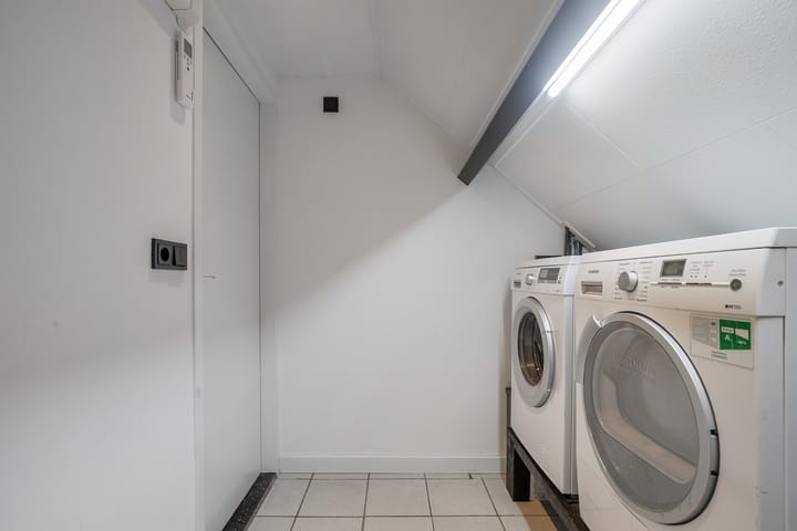 Photo 33 of Torrestraat 11