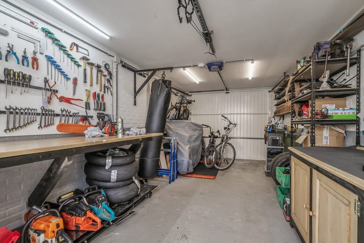 Photo 41 of Torrestraat 11