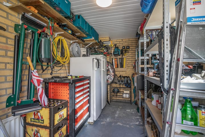 Photo 38 of Torrestraat 11