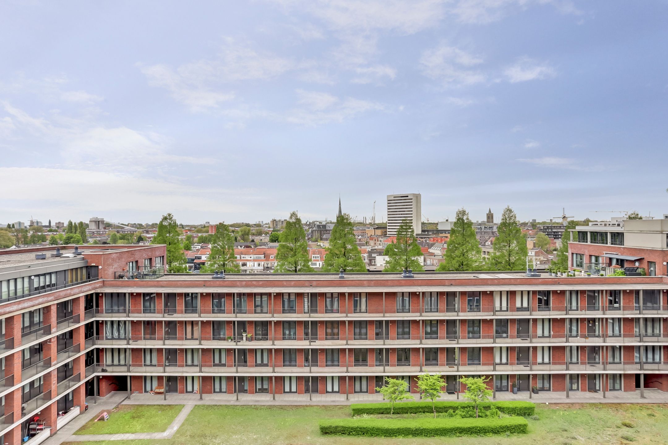 Foto 21 van Stationsplein 68