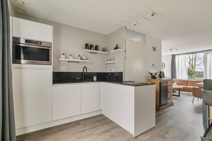 Foto 3 van Simon Carmiggeltlaan 2