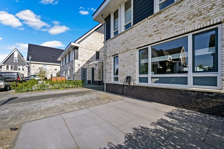 Foto 8 van Madelief 6