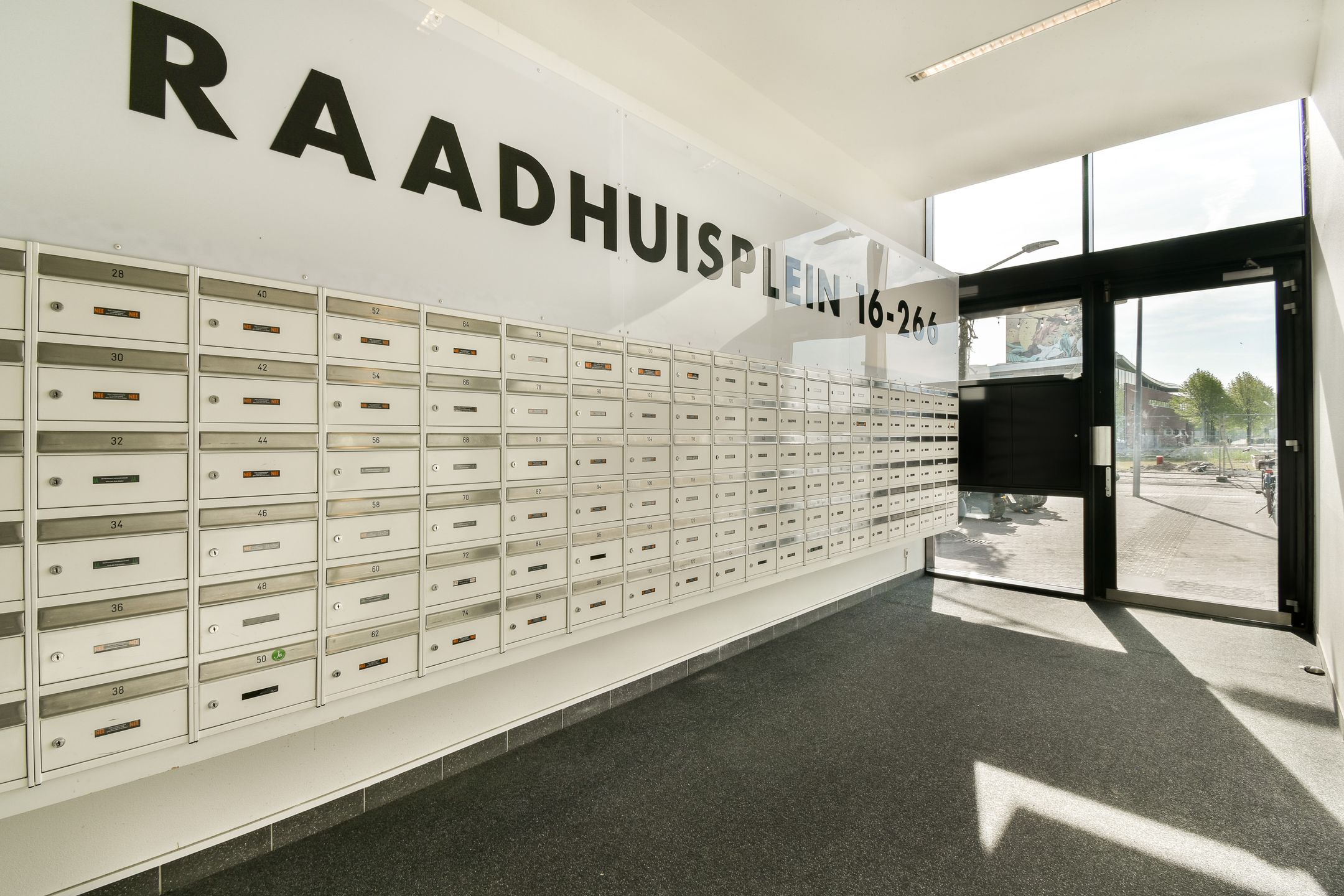 Foto 9 van Raadhuisplein 138