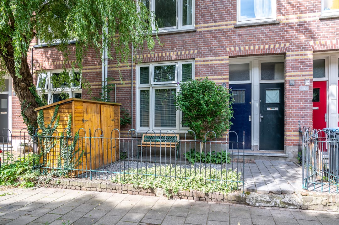 Photo 2 of Bronsgeeststraat 16