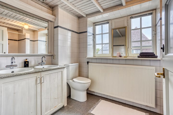 Foto 24 van Emmastraat 4