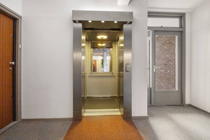 Photo 2 of Van Boshuizenstraat 627