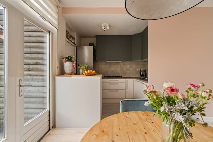 Foto 12 van Woudstraat 54