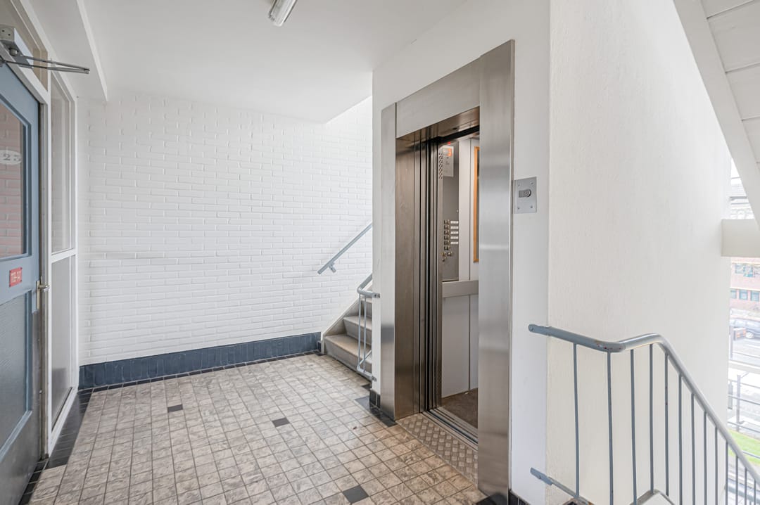 Photo 8 of Damsterdiep 129