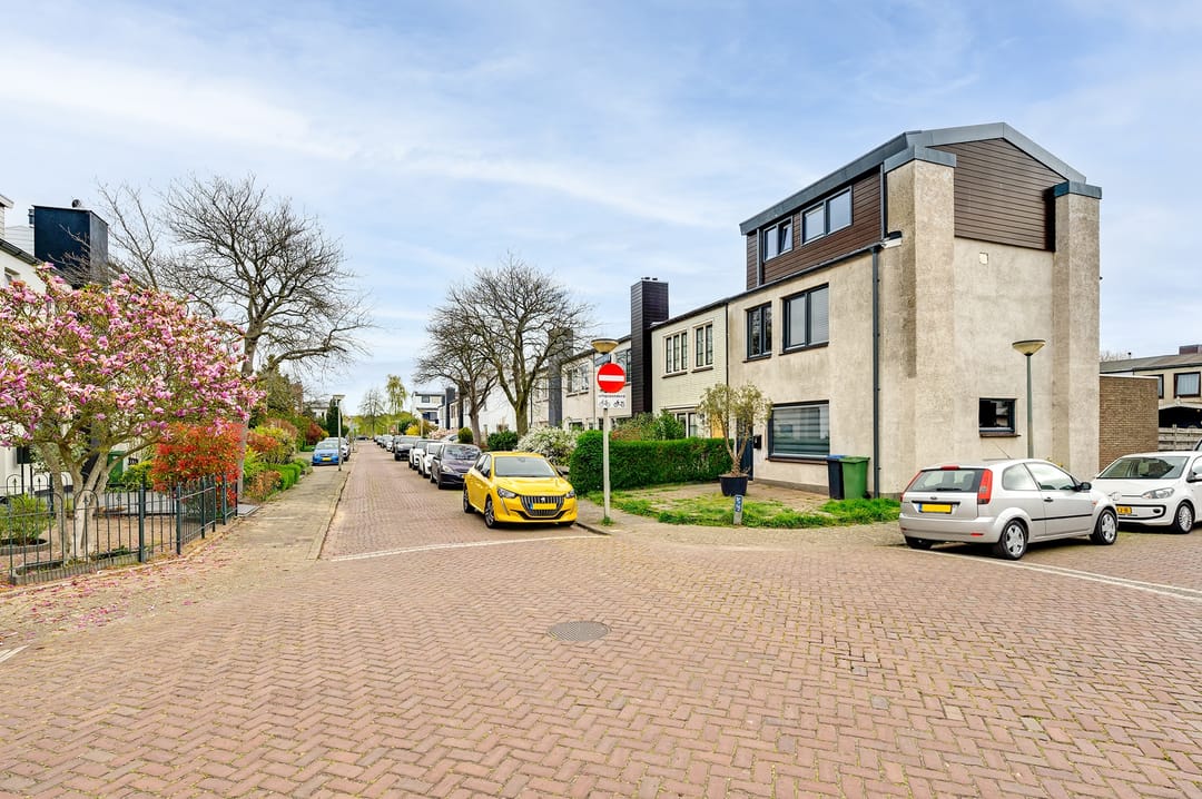 Photo 7 of Molukkenstraat 28