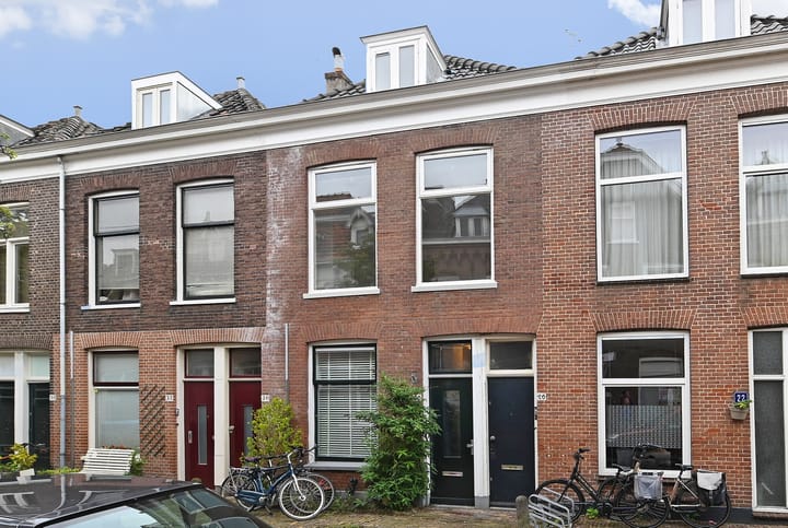 Foto 1 van Warmoezierstraat 26