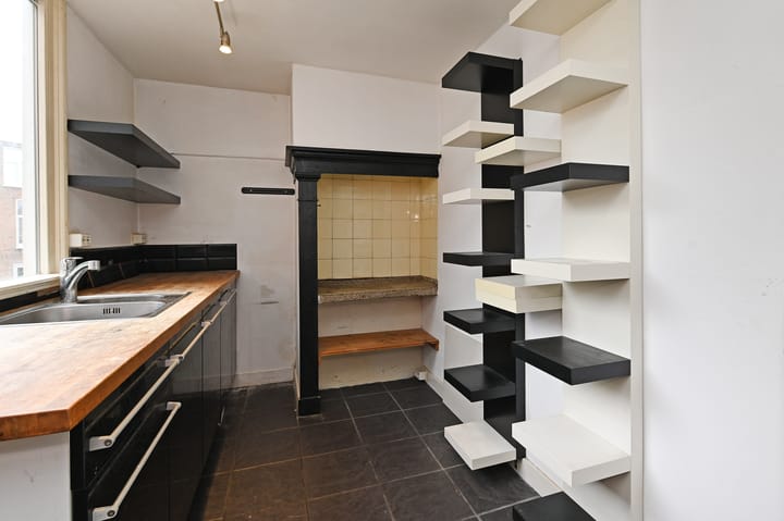 Foto 4 van Warmoezierstraat 26