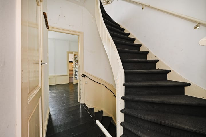 Foto 13 van Warmoezierstraat 26