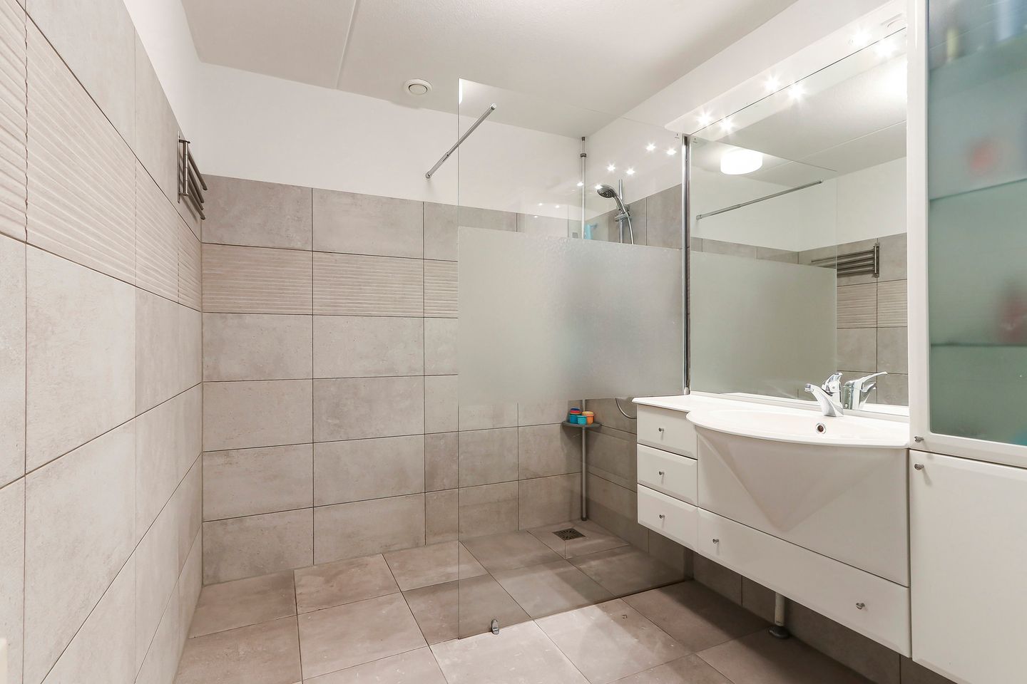 Photo 20 of Elzenlaan 136