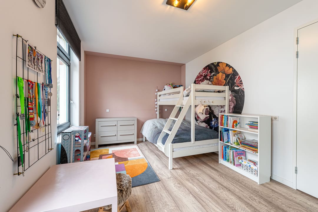 Photo 13 of P.A. Weeldenburgpad 8