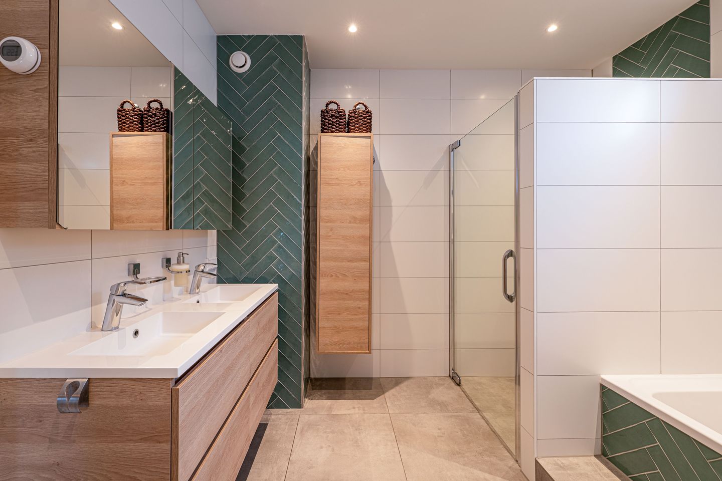 Photo 19 of P.A. Weeldenburgpad 8