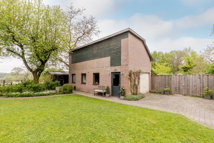 Photo 46 of Putterstraat 2