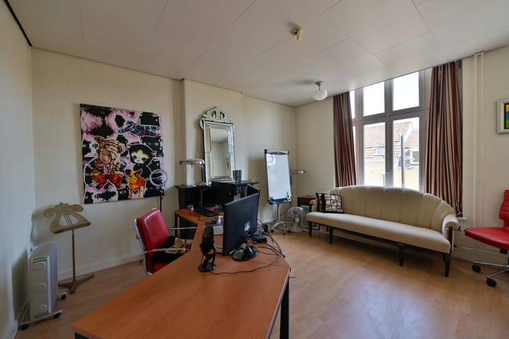 Foto 25 van Neerhem 64