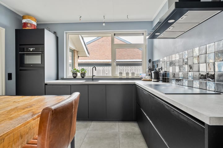 Foto 8 van Julianalaan 1