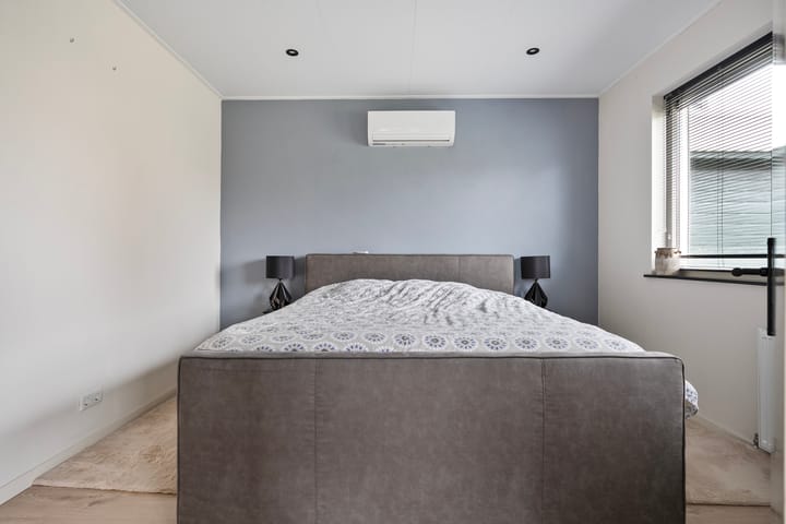 Foto 21 van Julianalaan 1