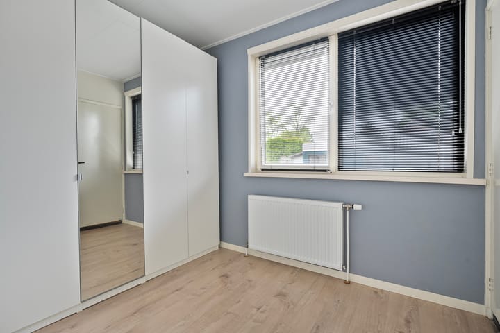 Foto 23 van Julianalaan 1