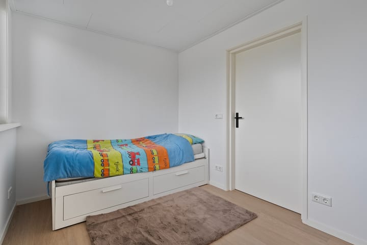 Foto 29 van Julianalaan 1