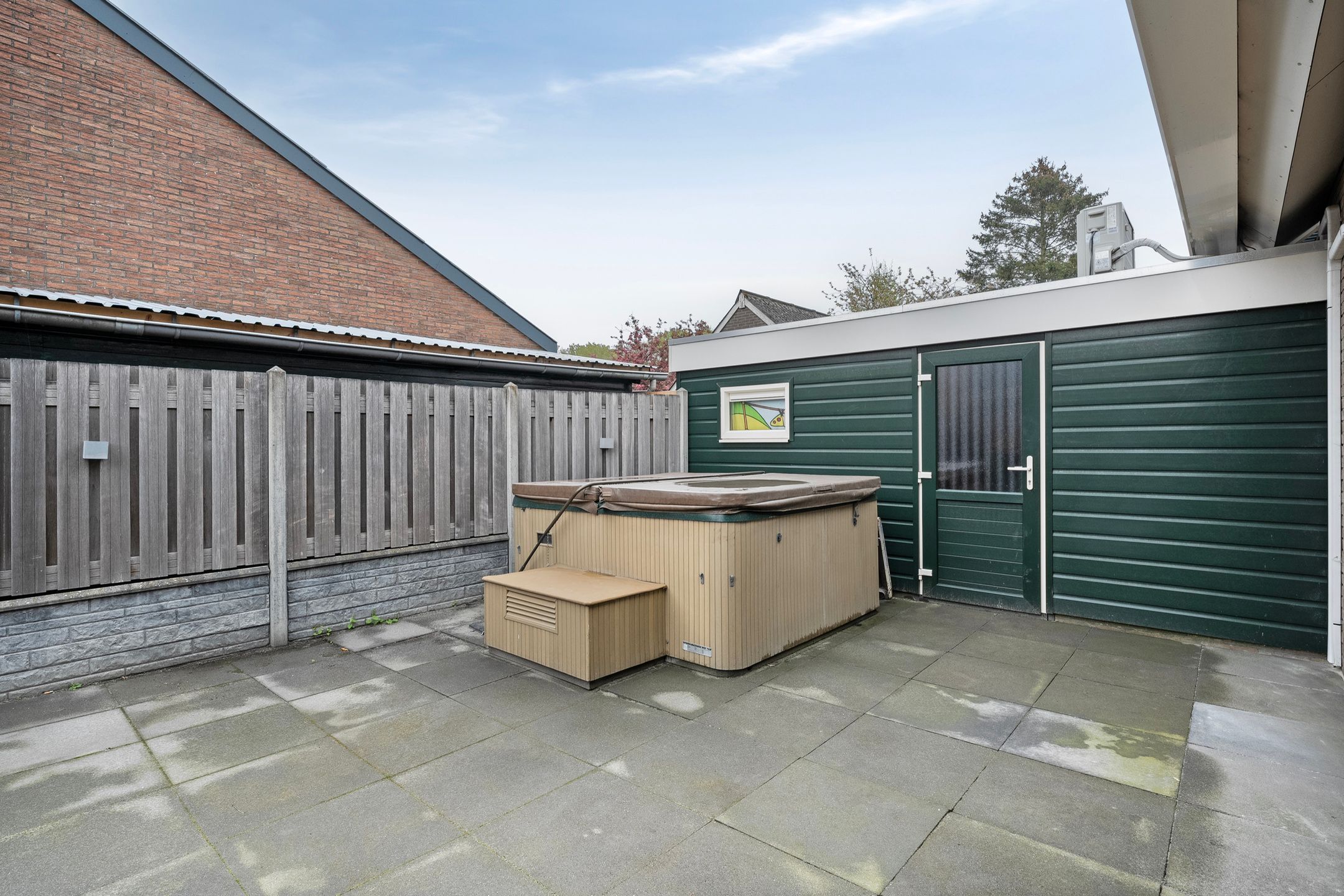 Foto 30 van Julianalaan 1