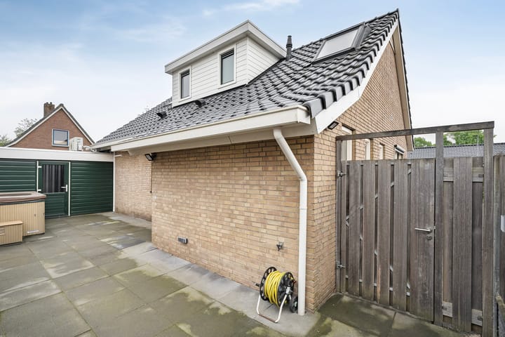 Foto 32 van Julianalaan 1