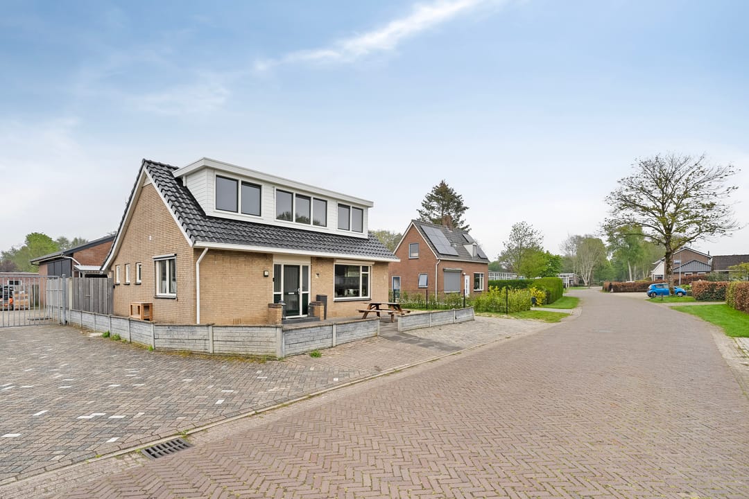 Foto 37 van Julianalaan 1