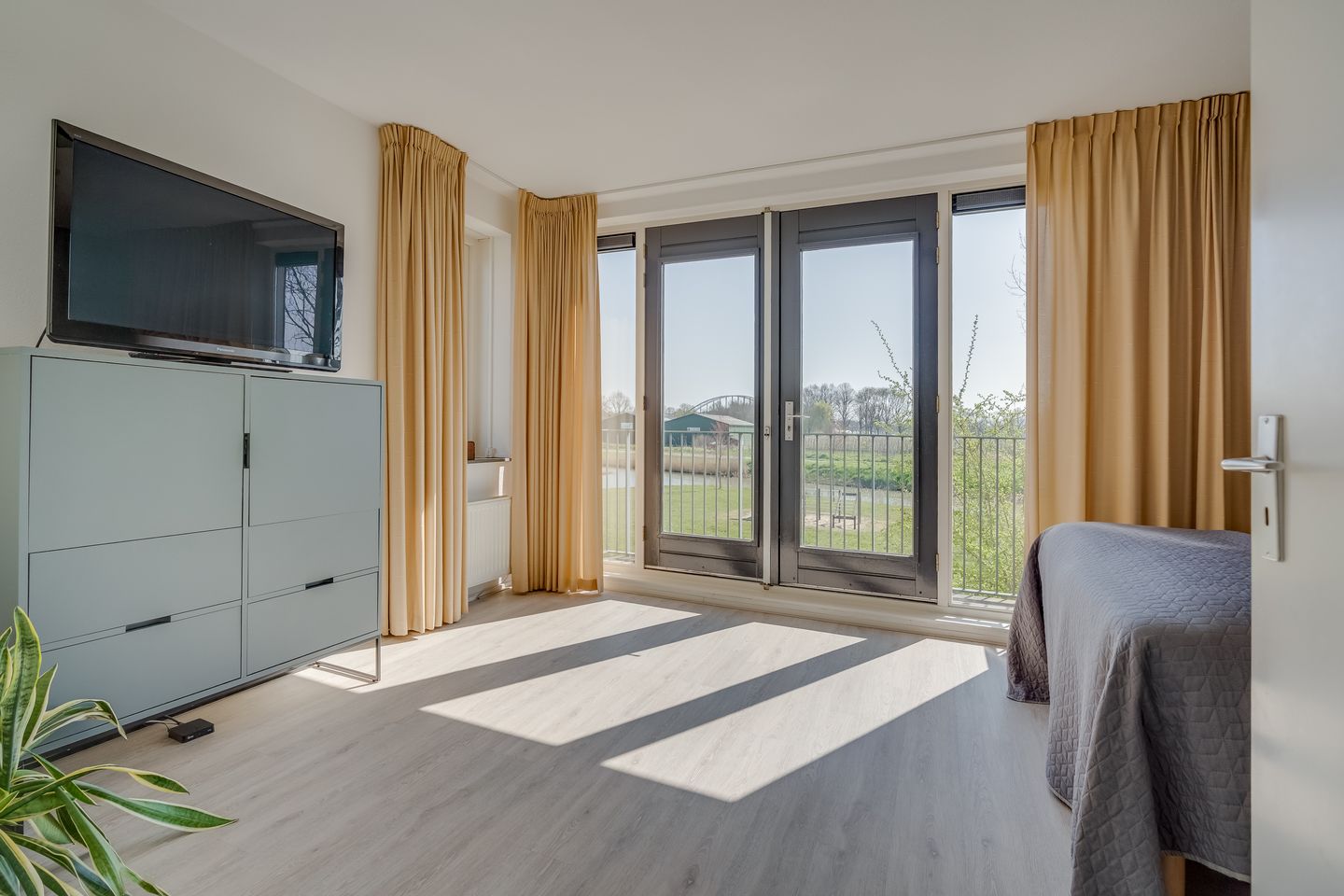 Foto 19 van Paleismuur 72