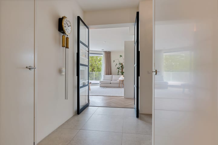 Photo 13 of Koninginneweg 19