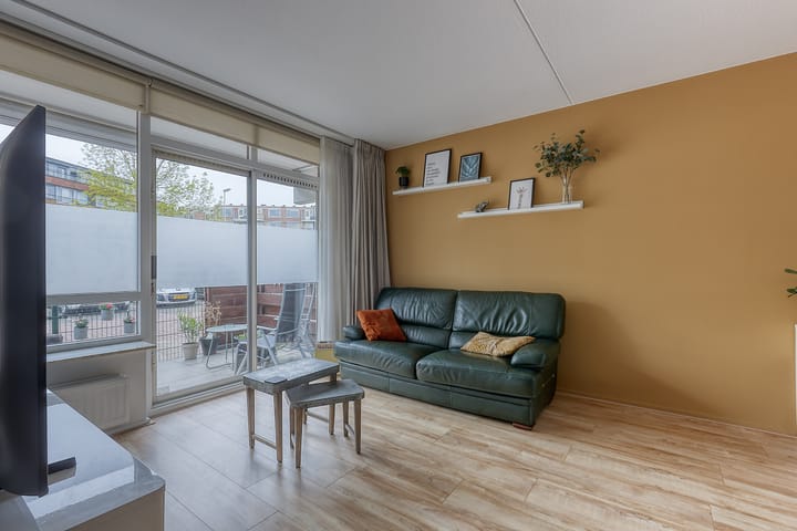 Photo 2 of Jaap ter Haarsingel 4-A