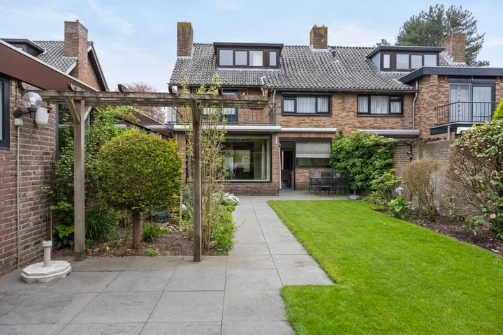 Photo 1 of Burgemeester Smeelelaan 62