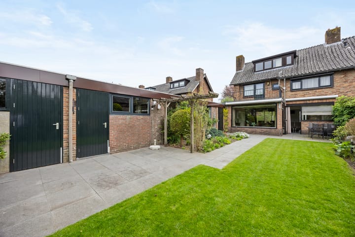 Photo 35 of Burgemeester Smeelelaan 62