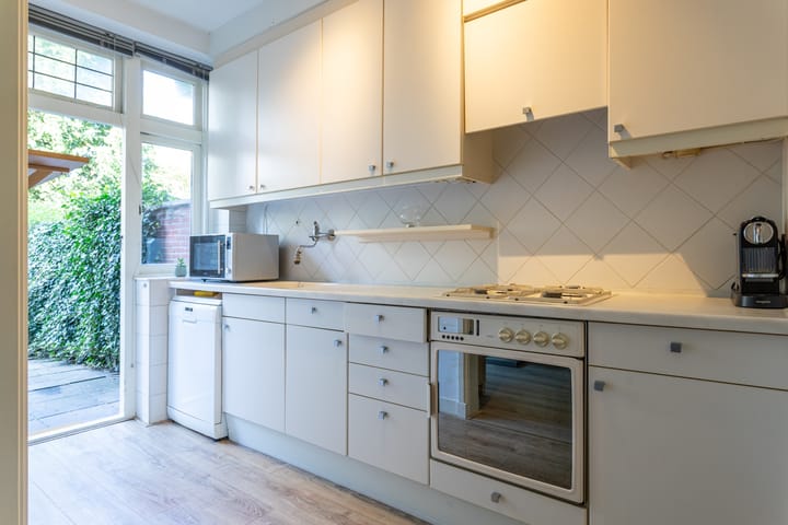 Photo 9 of Zeestraat 60