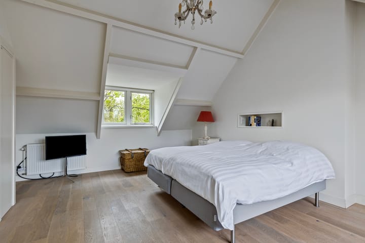 Foto 30 van Graaf Engelbertlaan 14