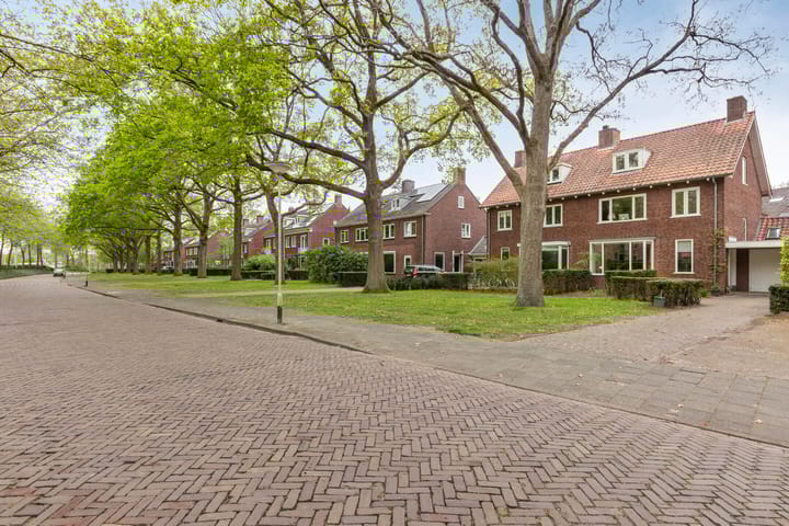 Foto 40 van Graaf Engelbertlaan 14