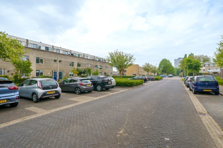 Foto 32 van Buñuellaan 53